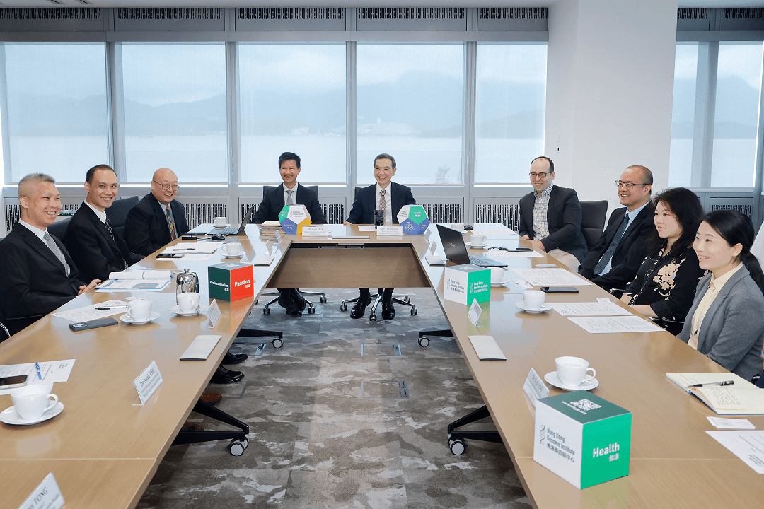 圖3_香港基因組中心與阿斯利康在病人為本的前提下探討研究合作，加快新藥的臨床測試，推動本地基因組醫學創新和應用，提升本地醫療服務。 1.png